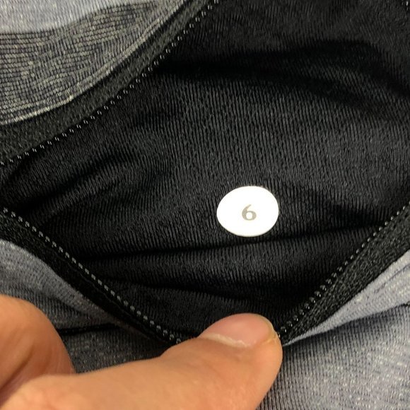 LULULEMON Athletica Women's Tracks Pant Black Ankle Zip Jogger  size 6 - Picture 8 of 11